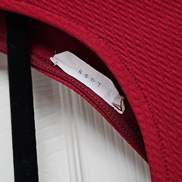 Lush Burgundy Ribbed Skater Style Dress Size Medium w/Pockets - Picture 3 of 5